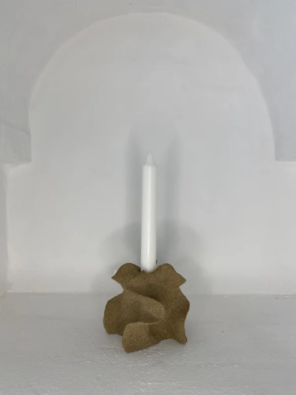 04-vingelysestager-skulptur-ler-sand-organisk-uden-glasur-lille-7-10-cm