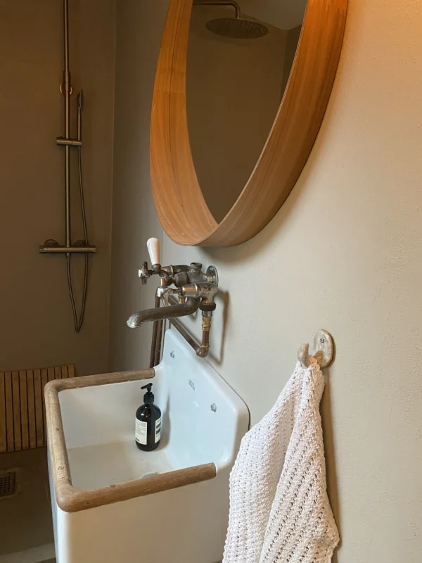 22-knage-hvid-sand-sort-porcelaen-2